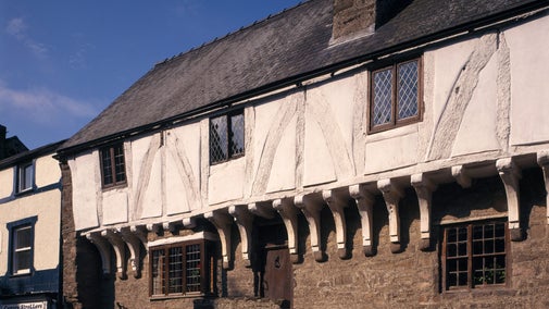 Y tu allan i Dŷ Aberconwy, Cymru